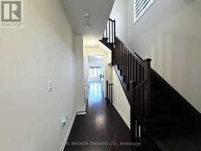 185 Hayrake St in Brampton, ON - Building Photo - Building Photo