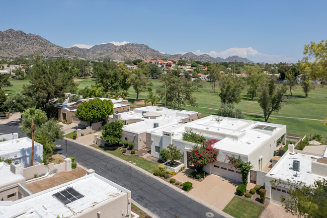 2737 E Arizona Biltmore Cir in Phoenix, AZ - Building Photo - Building Photo