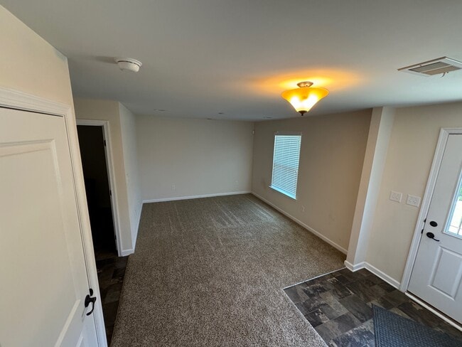 5645 Freewill Ln in Virginia Beach, VA - Building Photo - Building Photo