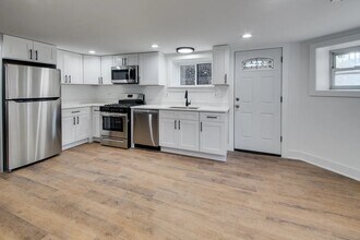 2453 N Mozart St in Chicago, IL - Building Photo - Building Photo