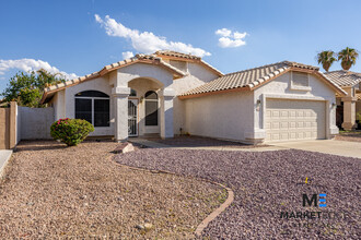 9723 W Mohawk Ln in Peoria, AZ - Foto de edificio - Building Photo