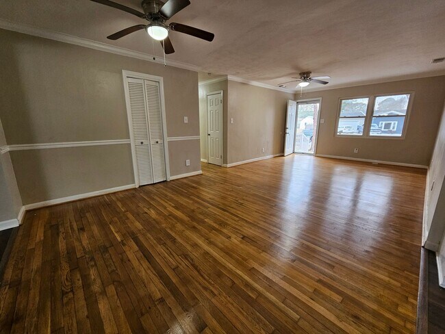 1540 Selden St in Virginia Beach, VA - Building Photo - Building Photo