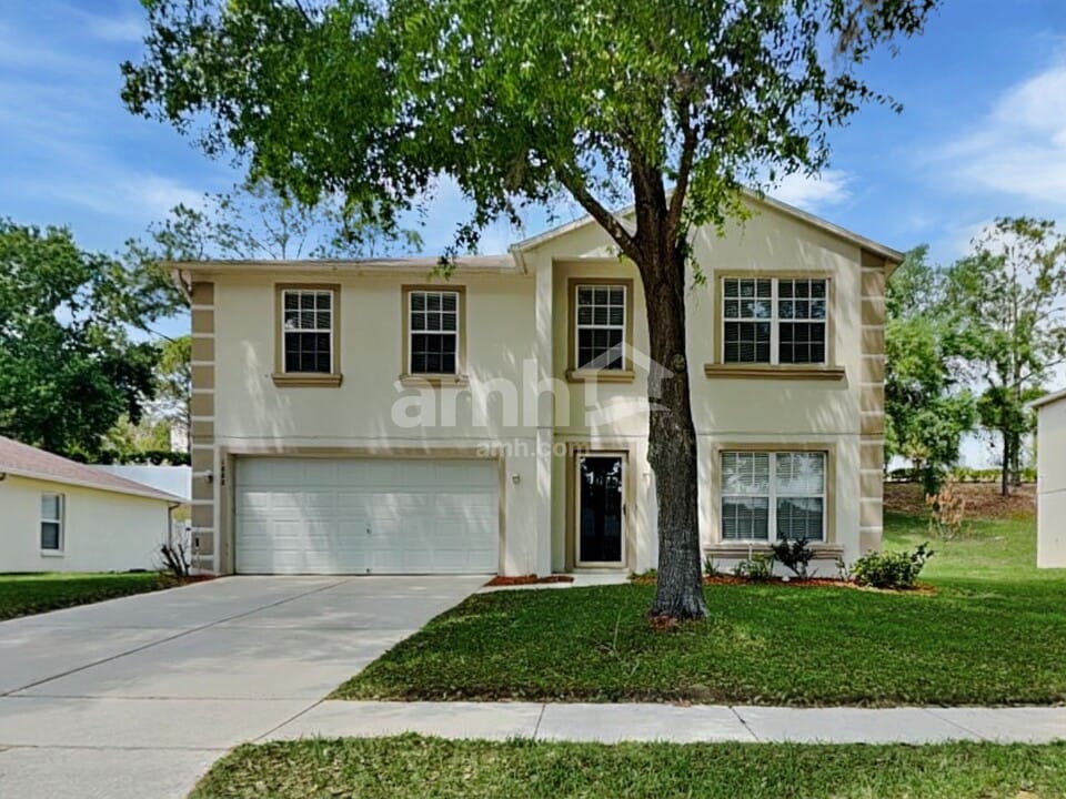 1888 Vale Dr in Clermont, FL - Foto de edificio