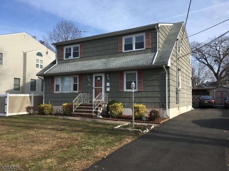 49 7th Ave in Hawthorne, NJ - Building Photo