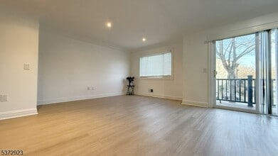 38 Park St in Florham Park, NJ - Building Photo - Building Photo