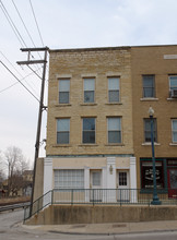 18 W 9th St in Lockport, IL - Building Photo - Building Photo