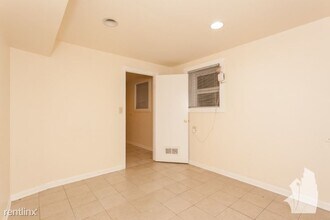 1944 N Bissell St-Unit -G, in Chicago, IL - Building Photo - Building Photo