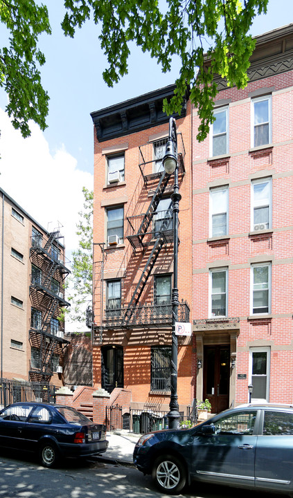 475 Clinton St in Brooklyn, NY - Building Photo