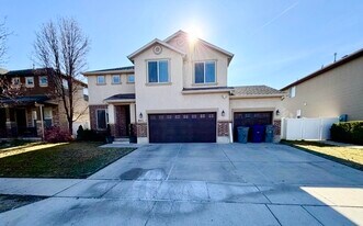 863 Cambridge Dr in North Salt Lake, UT - Building Photo