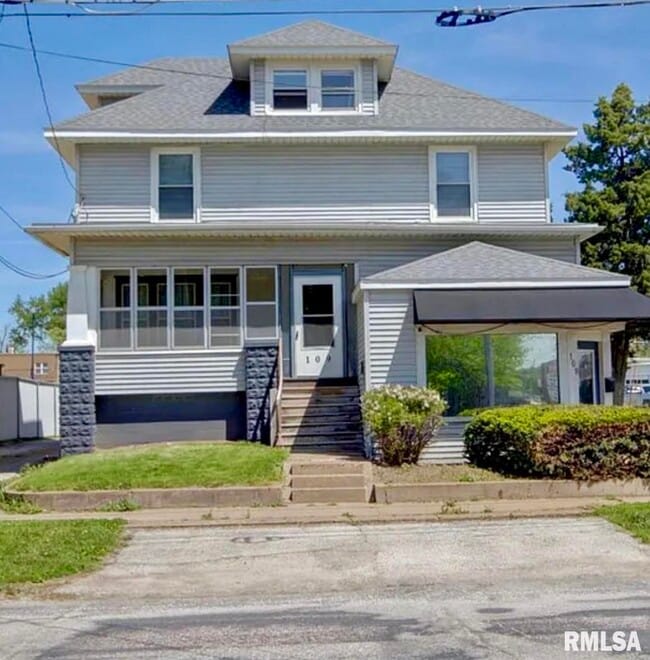 109 2nd Ave W
