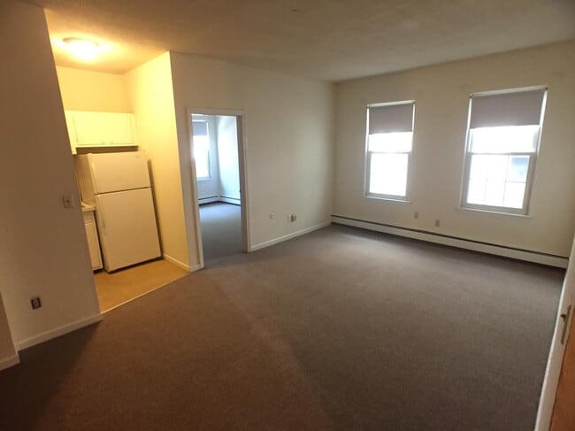 69 S Huntington Ave, Unit 14 in Boston, MA - Building Photo - Building Photo