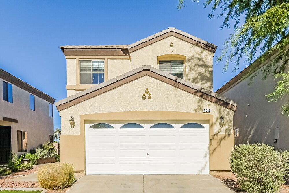 328 Sweet Sugar Pine Dr in Henderson, NV - Building Photo