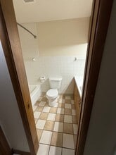 Beartown Flats in Springfield, MO - Building Photo - Interior Photo