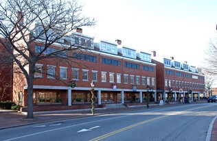 1 Merrimac St in Newburyport, MA - Building Photo