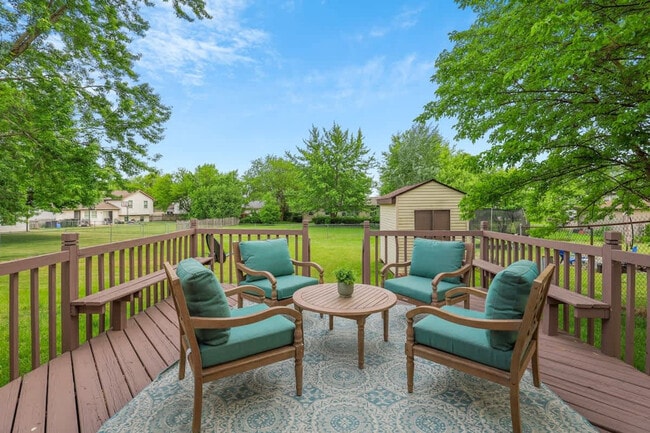 327 Musial Cir in Bolingbrook, IL - Building Photo - Building Photo