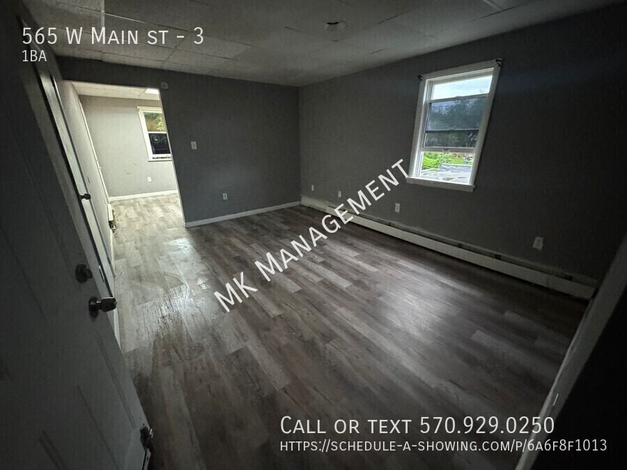 565 W Main St in Plymouth, PA - Building Photo
