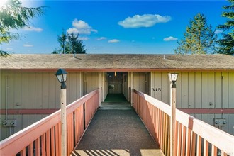 315 E Broadway Ave in Montesano, WA - Building Photo - Building Photo