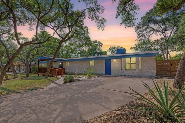 property at 6010 Oakclaire Dr