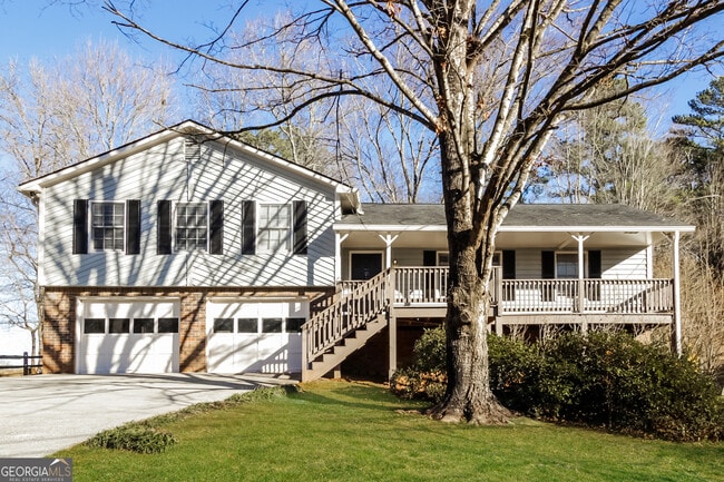 property at 112 Creekview Dr