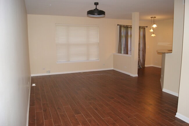 480 Pine Lake Cir in Vernon Hills, IL - Building Photo - Building Photo