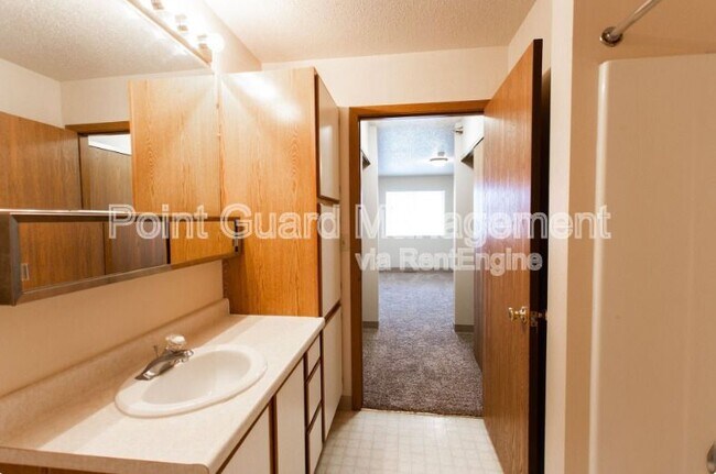 2600 N Career Ave in Sioux Falls, SD - Building Photo - Building Photo