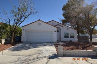 8225 Mt Brodie Cir in Las Vegas, NV - Building Photo