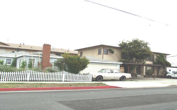 Crest Arms in Hawthorne, CA - Foto de edificio - Building Photo