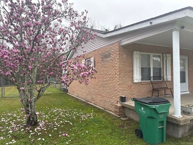 1032 Oak Ave, Unit 1032 Oak Ave