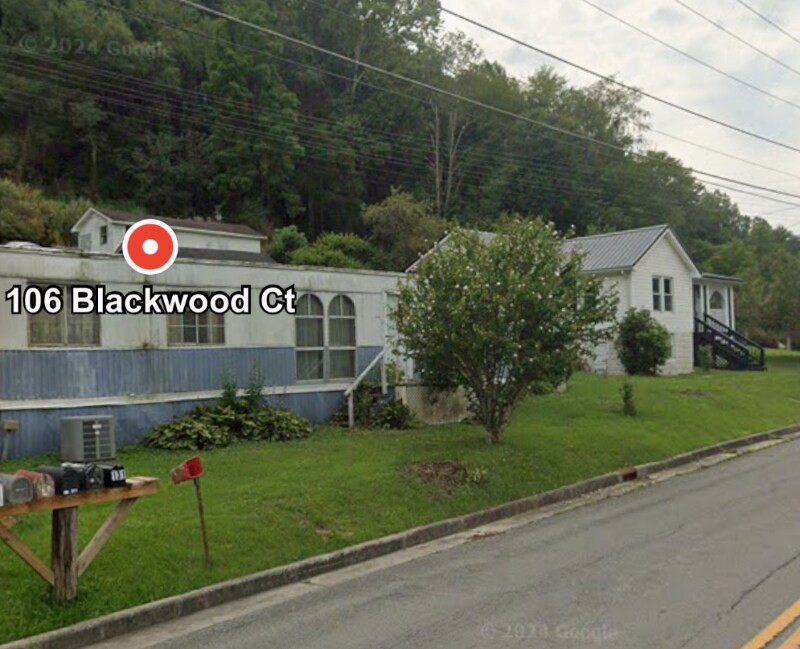 106 Blackwood Ct in Richlands, VA - Foto de edificio