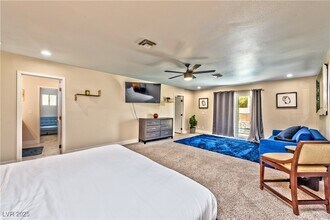 3784 E Pama Ln in Las Vegas, NV - Foto de edificio - Building Photo