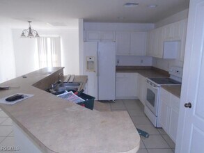 3623 NE 17th Pl in Cape Coral, FL - Foto de edificio - Building Photo
