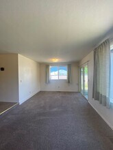 255 S 9th St-Unit -245 in Lebanon, OR - Building Photo - Building Photo