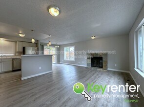 2215 N Madison St in Tacoma, WA - Building Photo - Building Photo