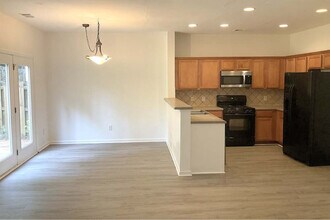 112 Creekwood Tr in Acworth, GA - Building Photo - Building Photo