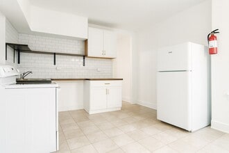 636 W Lafayette St in Norristown, PA - Building Photo - Building Photo