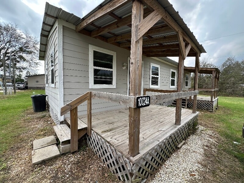 10024 Wrangler Wy in Midway, TX - Foto de edificio