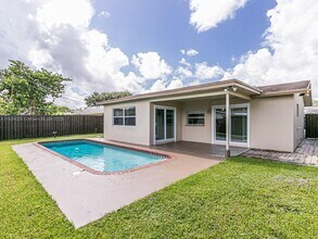 11461 NW 32nd Pl in Sunrise, FL - Building Photo - Building Photo