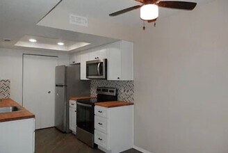 7680 Bluestone Dr in Reno, NV - Building Photo - Building Photo