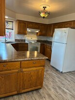 6520 SE Duke St in Portland, OR - Building Photo