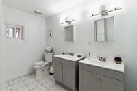 645 Stirling St photo'