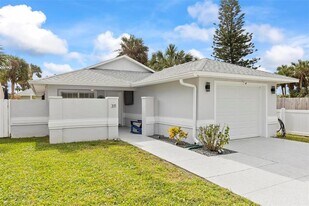 311 N 7th St in Flagler Beach, FL - Building Photo