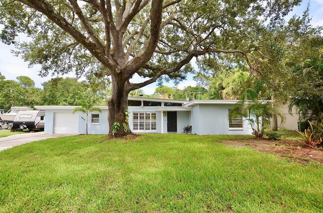 505 Coconut Ave E