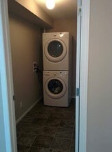 12045 22 Av SW in Edmonton, AB - Building Photo - Building Photo