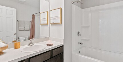 4927 Nebula Ln in Jacksonville, FL - Foto de edificio - Building Photo