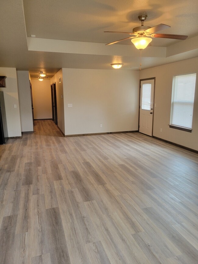 127 SW Rose Garden Ln, Unit 127