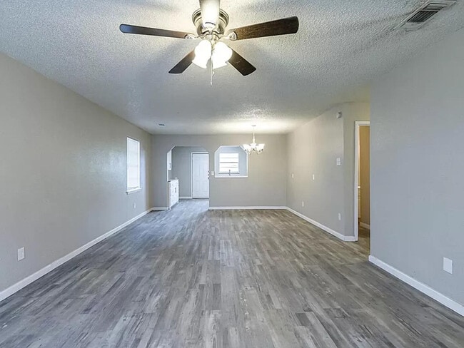 4634 Fordham St in Lubbock, TX - Building Photo - Building Photo