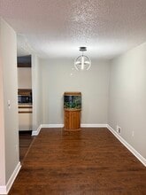 32 Holly Ct in Trenton, NJ - Building Photo - Building Photo