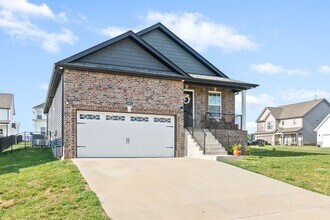601 Battery Ct in Clarksville, TN - Building Photo - Building Photo