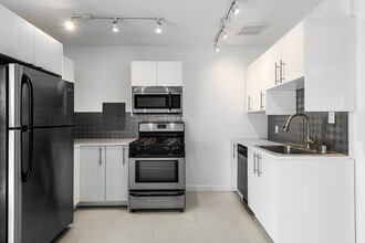 The Float in Palm Springs, CA - Building Photo - Interior Photo