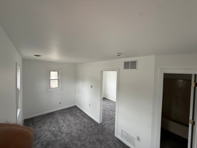 72 Peony St in Browns Mills, NJ - Foto de edificio - Building Photo